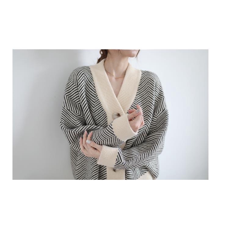 Áo cardigan kẻ sọc chéo len đan dày dặn sang chảnh | BigBuy360 - bigbuy360.vn