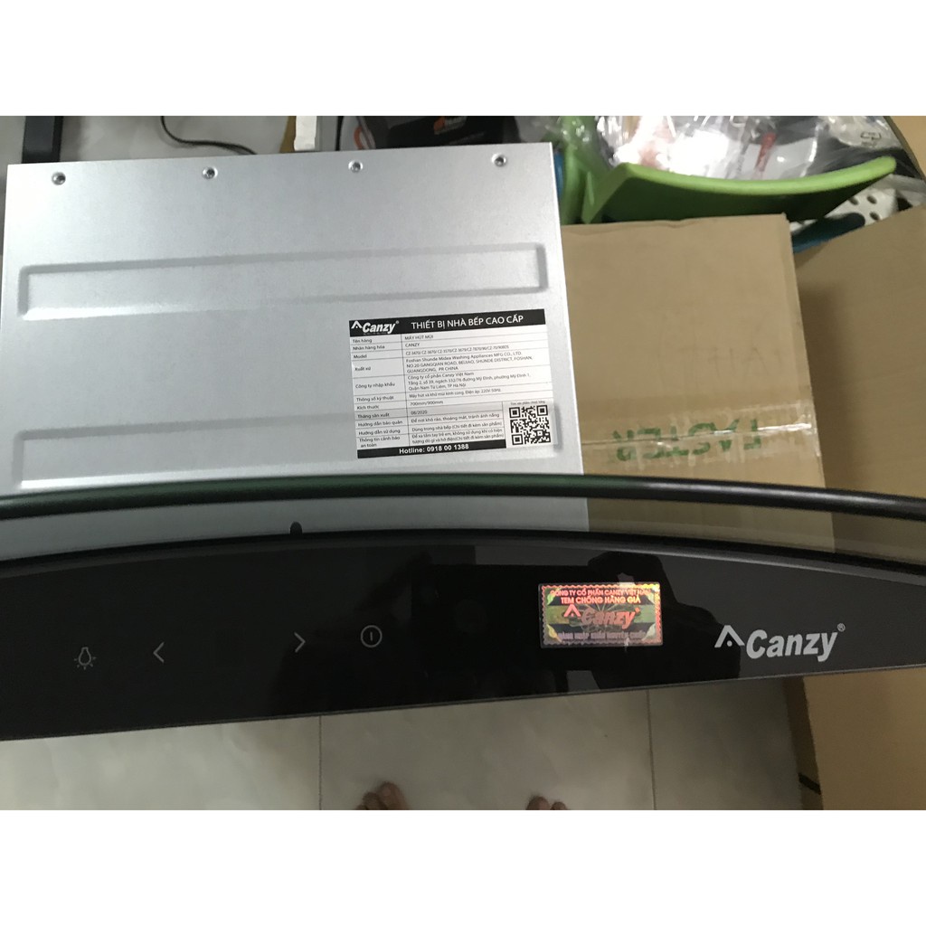 Máy hút mùi kính cong Canzy CZ 70BDS Điều khiển cảm ứng, Máy khỏe, Hút êm, Bảo Hành 3 Năm