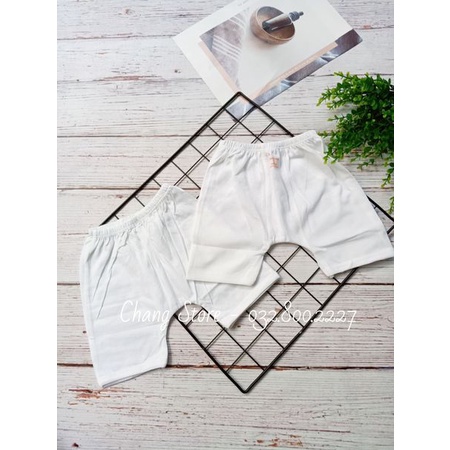 Quần ngắn mặc bỉm màu trắng babymoon cho bé sơ sinh