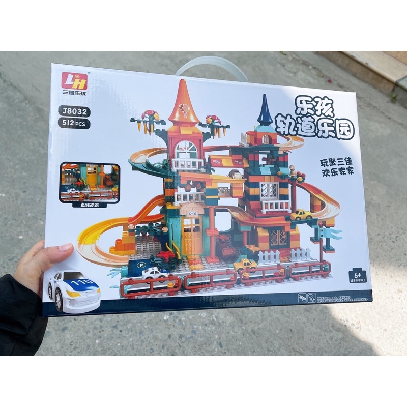 BỘ LẮP GHÉP LEGO ĐƯỜNG RAY LÂU ĐÀI CAO CẤP 512 CHI TIẾT TẶNG KÈM 4 OTO