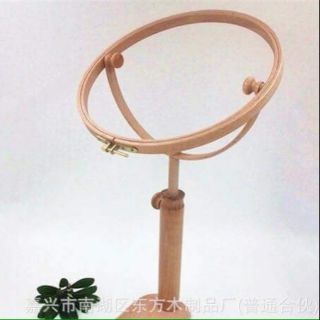 Khung gỗ có chân