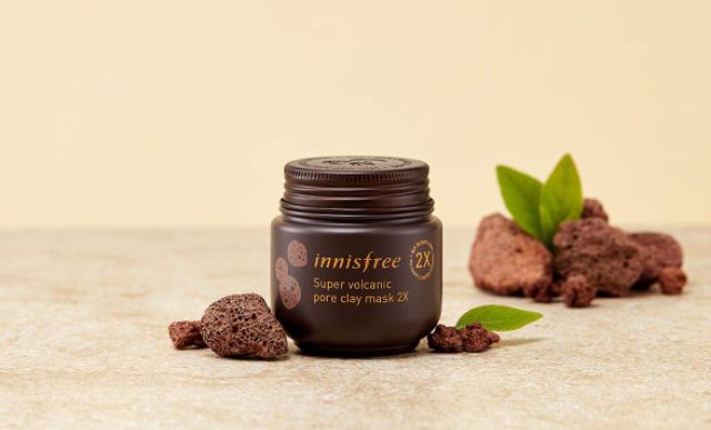 Mặt nạ tro núi lửa se khít lỗ chân lông Innisfree 2x volcanic pore clay mask