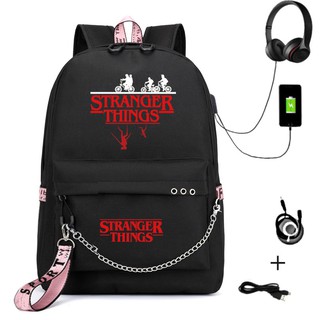Cặp học sinh Stranger things cậu bé mất tích