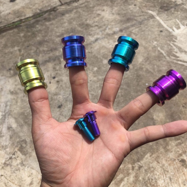 chụp giò đạp Titium