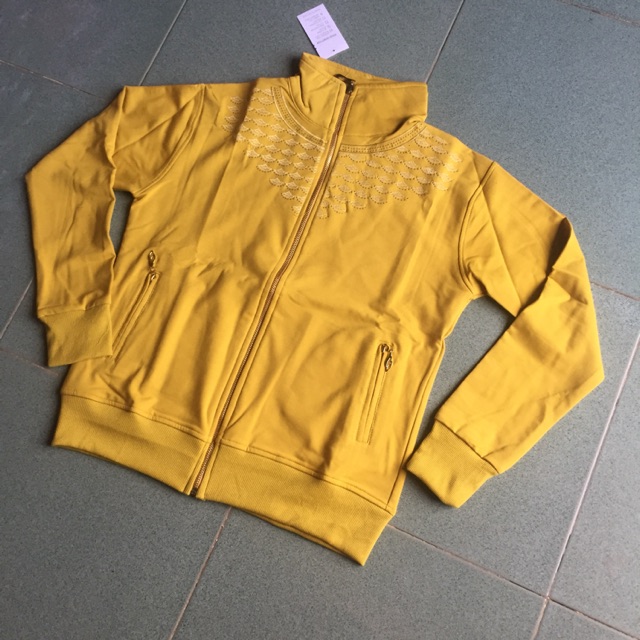 Áo khoác cho các chị trung niên