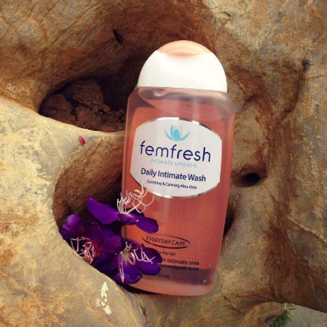 Dung dịch vệ sinh phụ nữ Femfresh