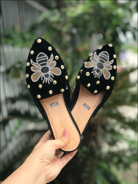 Giày sục nữ đính đá hình ong