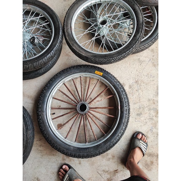 Bánh Xe Niền Đen Ba Gác Kéo 275-17 ,300-19,  Xăm Xe Ba Gác Hàn, Niền 12 li siêu cứng