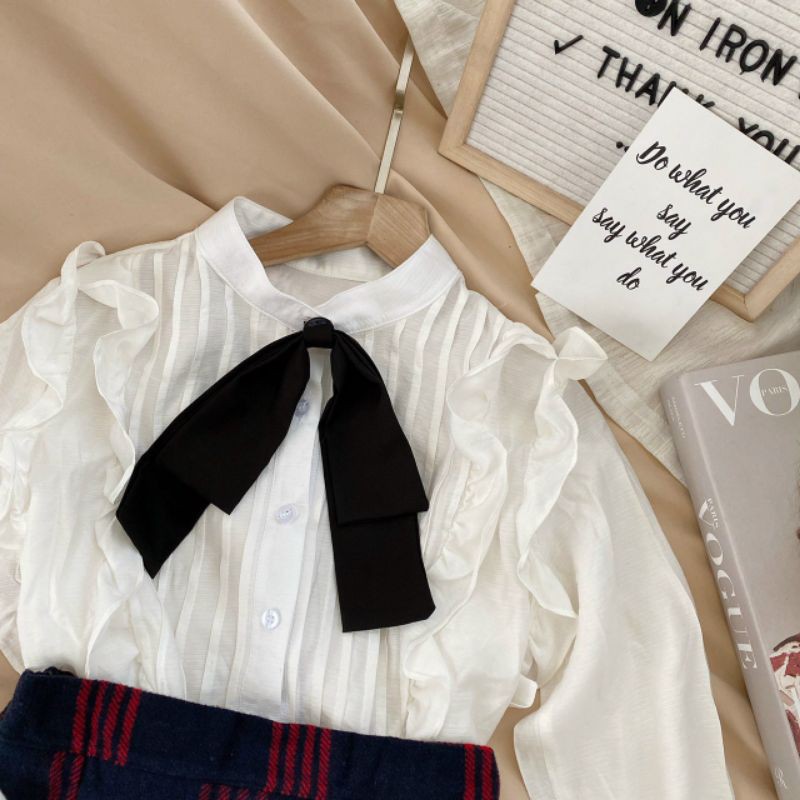 Set áo sơ mi trắng phối chân váy caro đỏ