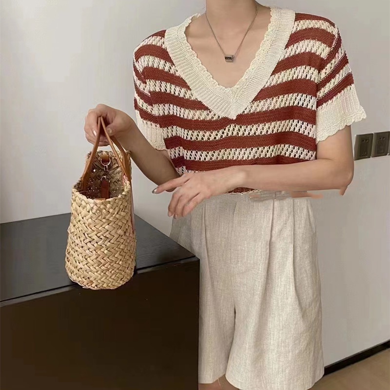 SUXI Áo Dệt Kim Ngắn Tay Cổ Chữ V Form Rộng Họa Tiết Kẻ Sọc Phong Cách Hàn Quốc