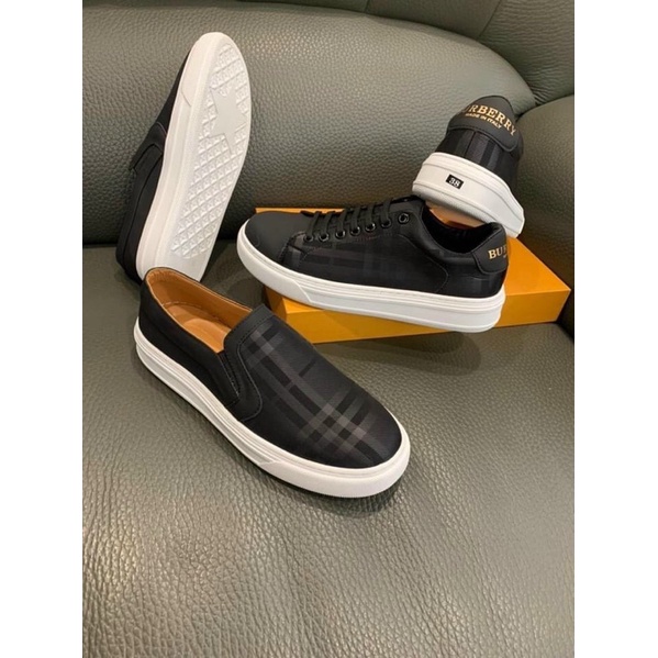 Giày burberry slipon đen . Giày buộc dây burberry đen thể thao nam siêu cấp