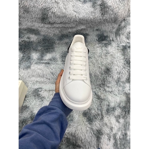 Giày thể thao sneakers M.C nam nữ trắng gót đen tăng chiều cao êm chân B 809
