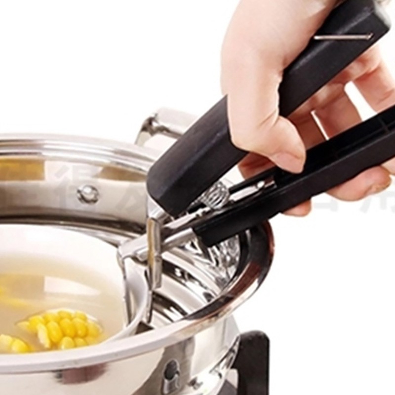 Kiềm kim loại kẹp thức ăn hoặc gắp các vật dụng nóng tiện dụng dùng cho nhà bếp