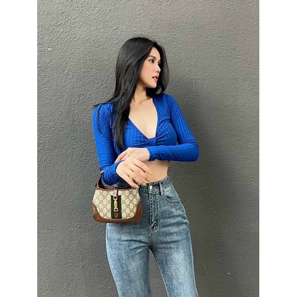 Áo croptop tay dài kiểu bo ngực