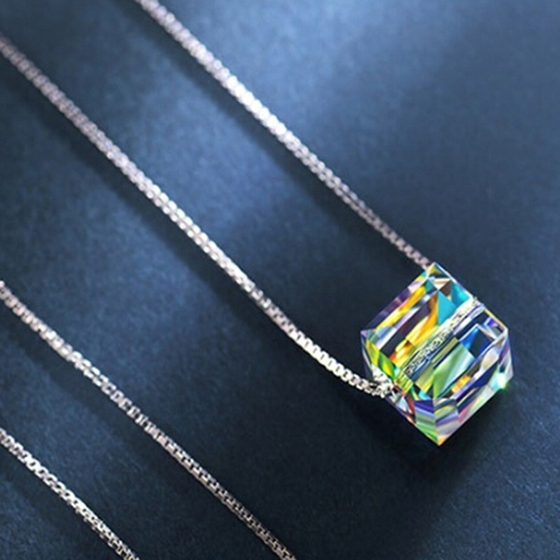 Dây chuyền mặt pha lê thời trang dành cho nữ