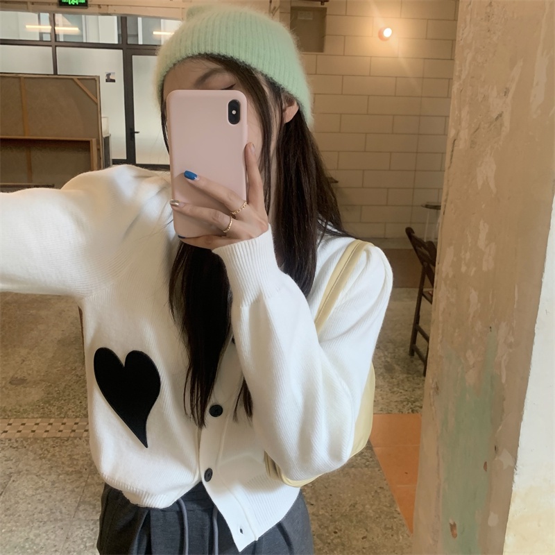 Áo khoác len cardigan cổ chữ V in hình trái tim phong cách retro thời trang Hàn Quốc cho nữ