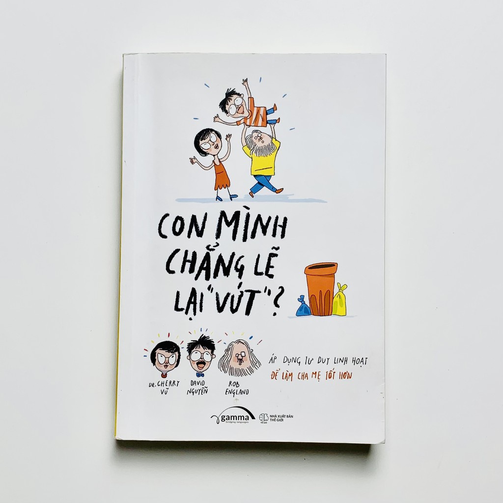 Sách Con Mình Chẳng Lẽ Lại Vứt