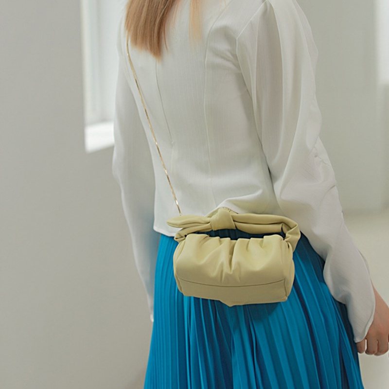 Túi Đeo Chéo Hình Đám Mây Phối Dây Xích Thời Trang Cho Nữ