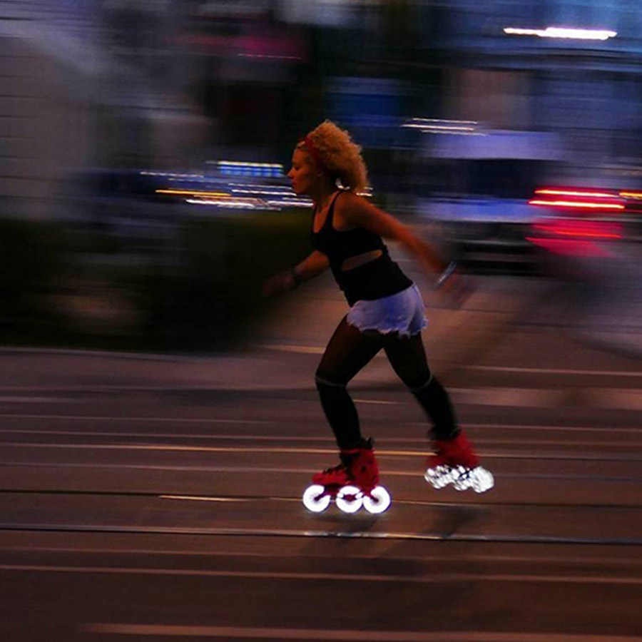 Bánh đèn patin size lớn 110mm Flying Eagle Lazerwheelz - ánh sáng trắng