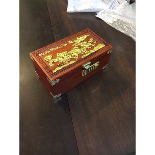 Hộp đựng con dấu ·······