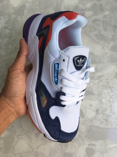 Giày Falcon Adidas