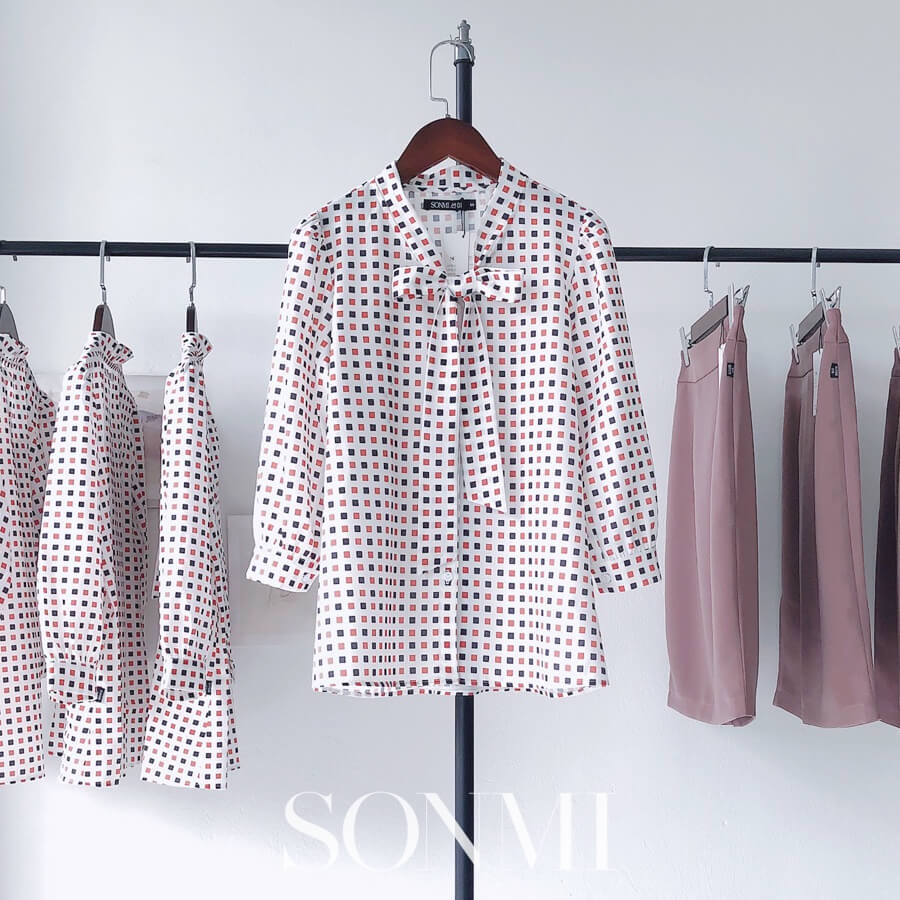 Set Bộ Công Sở SONMI Áo Họa Tiết Chân Váy Dáng Suông Hàn Quốc CAROLINE JOSEPHINE