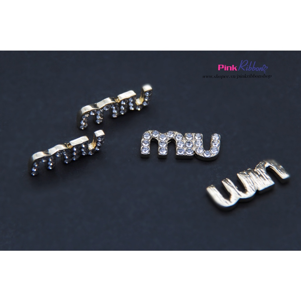 [SET 1 ĐÔI] Chữ đính đá biểu tượng Miu.Miu