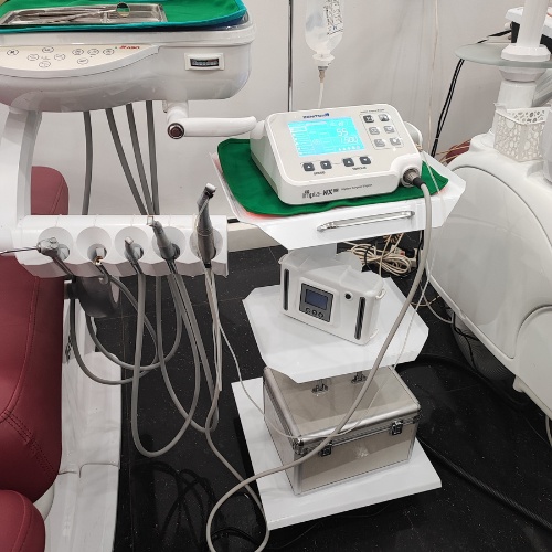 Xe đẩy nha khoa ba tầng có lỗ điện - bảo hành 1 đổi 1