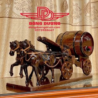 ngựa kéo thùng gỗ