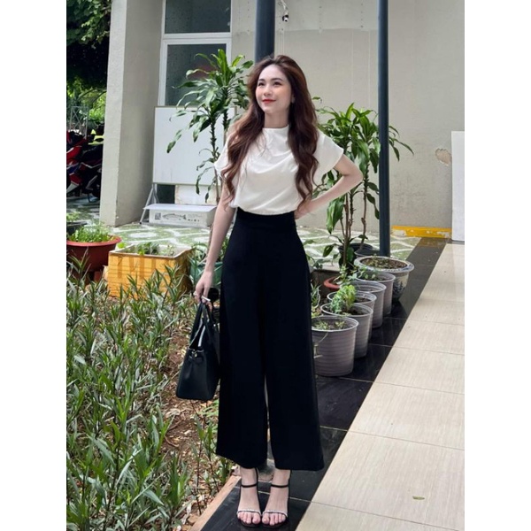Áo sơ mi lụa cổ thuyền, quần ống suông