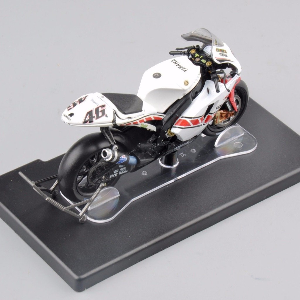 Mô Hình Xe Ô Tô Yr-M 1 # 46encia 2005 Tỉ Lệ 1:18 Cao Cấp