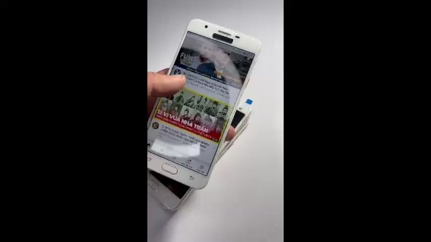 Điện Thoại CHÍNH HÃNG Samsung Galaxy  J7 Prime Mới 100% Ram 3/32G.Tặng kèm phụ kiên.Bảo hành 12 Tháng | BigBuy360 - bigbuy360.vn