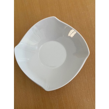 Tô vuông lượn sóng đựng kem,chè,trái cây ,bánh Plan,sữa chua nhựa Melamine