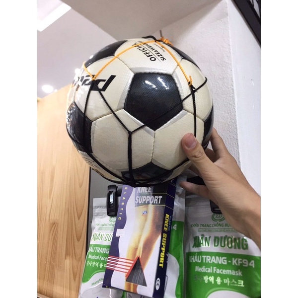 ▽Bóng đen trắng da PU số 4-5 hơi bị ố vàng nhưng vẫn mới cứng ạ Bên e xả kho chỉ 90k 🔥🔥🔥