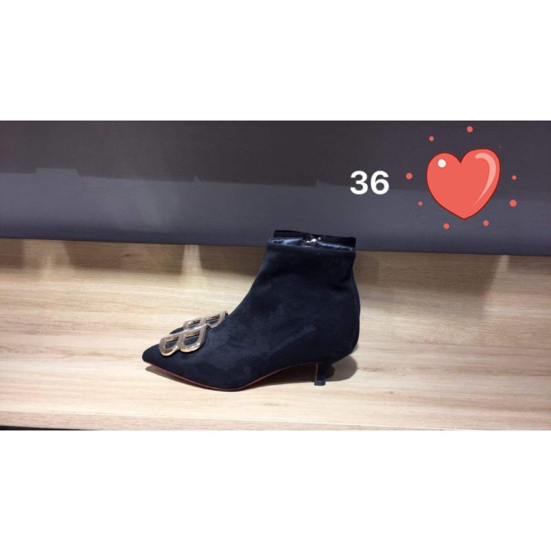 Boot cao cấp hàng công ty full túi hộp lẻ sz sale giá tốt