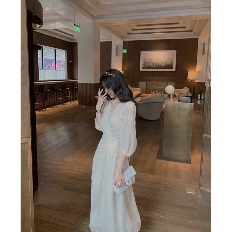 ĐẦM TRẮNG ĐẮP TAY LỠ XOÈ