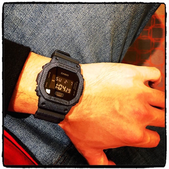 Đồng hồ Nam nữ Casio G-Shock Nam DW-5600 - Họa tiết vải jean năng động cá tính