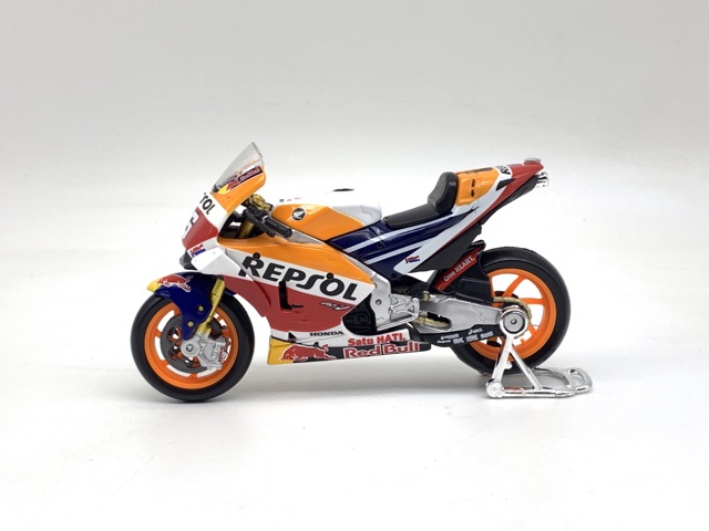 Xe Mô Hình Honda Reepsol Team RCV 213 2018 1:18 Maisto ( Repsol ) #26