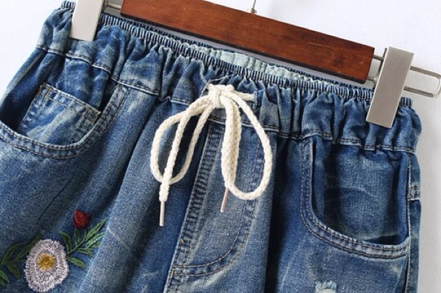 Quần Short Hoa Thêu Hoa Loại Dài
