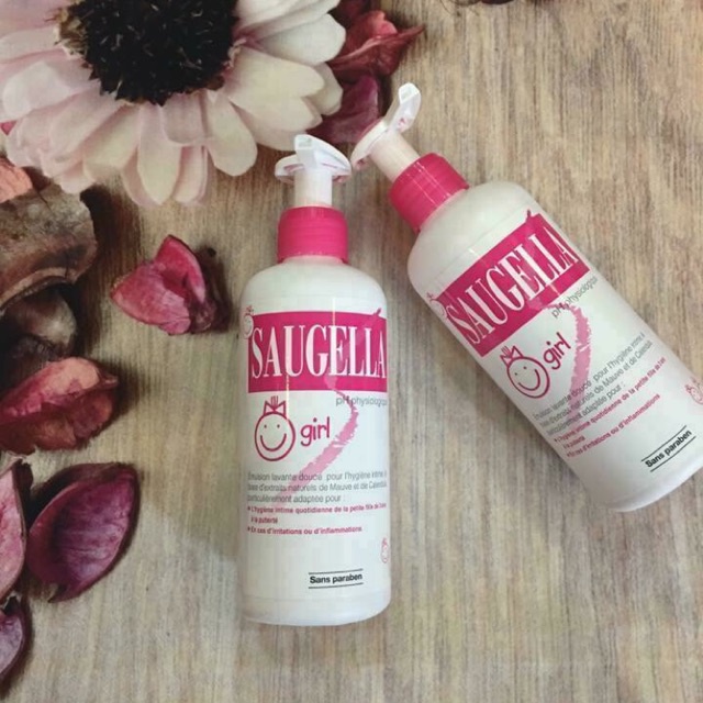 Dung dich vệ sinh bé gái Saugella (Pháp)