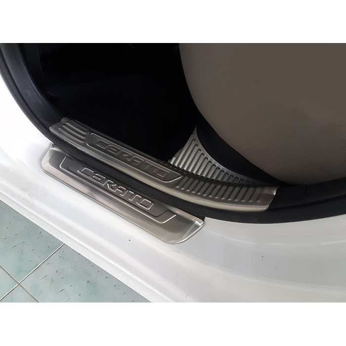 Ốp bậc Cửa Xe Kia Cerato 2019 2020 2021 mẫu inox