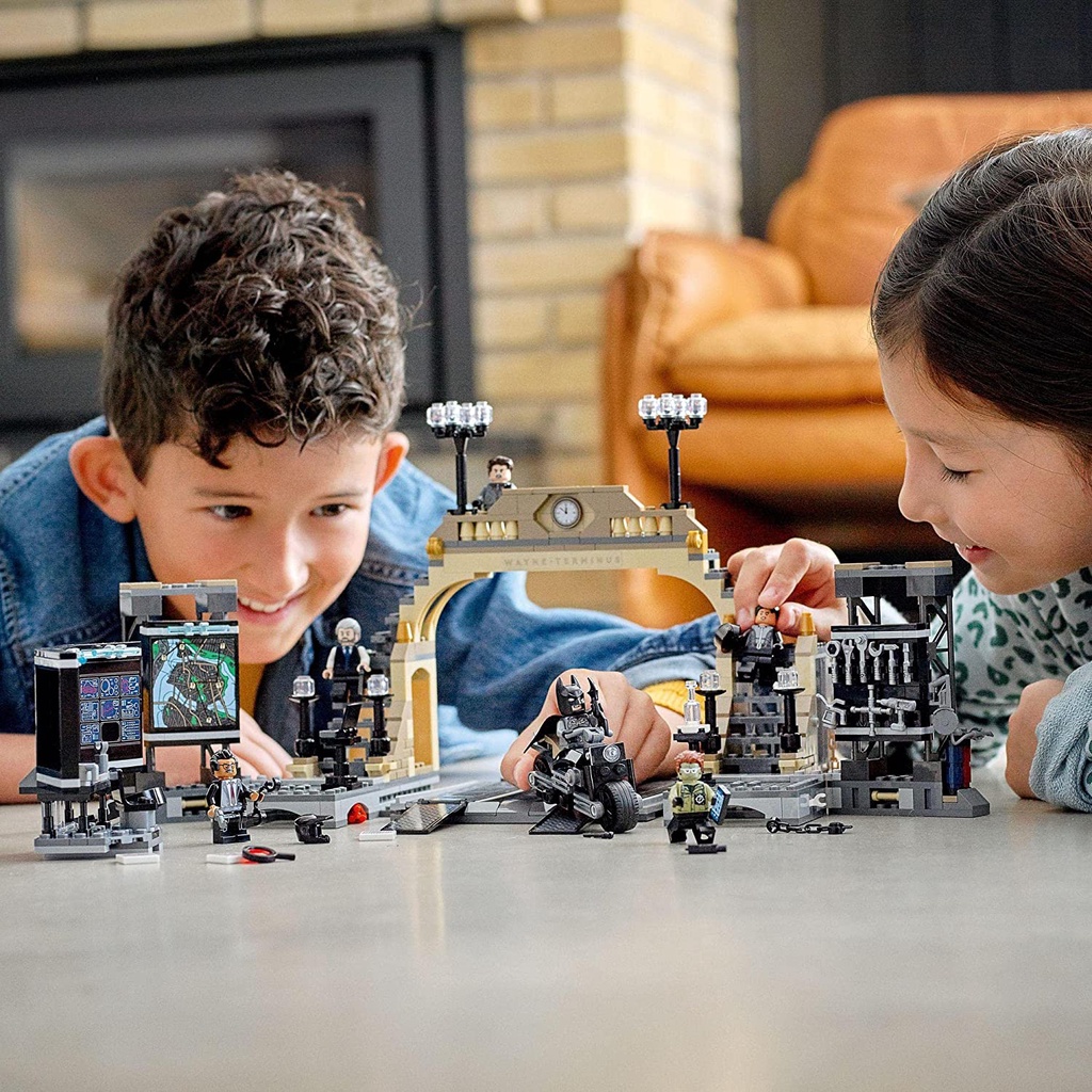 Đồ chơi LEGO Super Heroes - Battcave, Riddler mã 76183