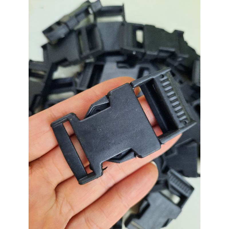 Khóa mũ bảo hiểm, balo