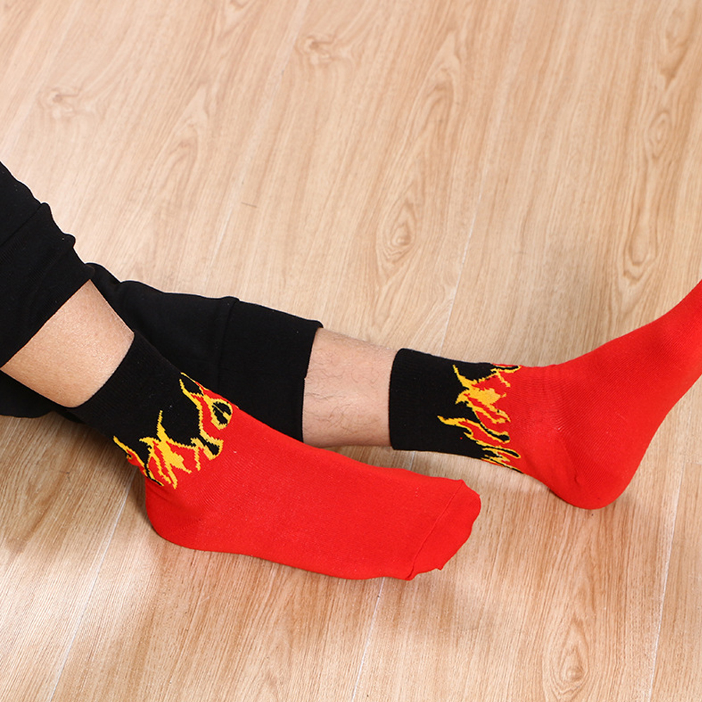 Đôi vớ cotton dày họa tiết ngọn lửa thời trang dành cho nam