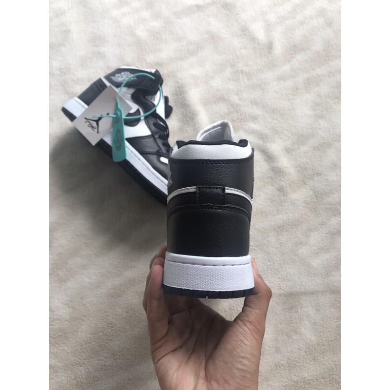 Giày Thể Thao Sneaker Jordan 1 Panda cổ cao | BigBuy360 - bigbuy360.vn