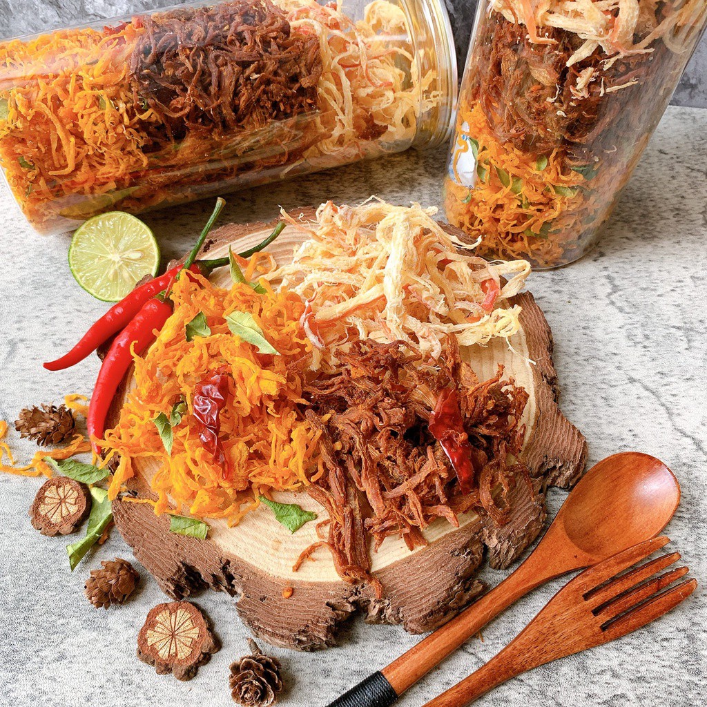 Mix 3 khô gà, mực, heo 300g hũ pet tiện lợi, TUMDUM  đồ ăn vặt HÀ NỘI | BigBuy360 - bigbuy360.vn