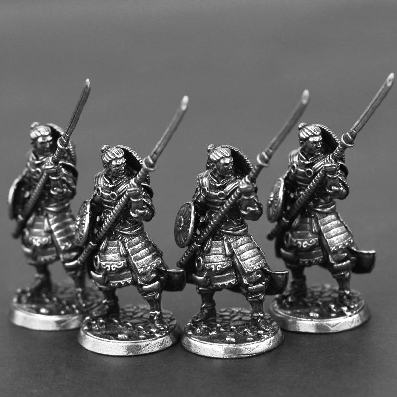 Mô Hình Người Lính Samurai Nhật Bản Bằng Đồng Trắng Để Bàn Trang Trí