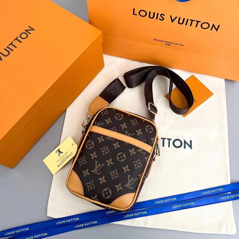 Túi đeo chéo chất liệu da các mẫu