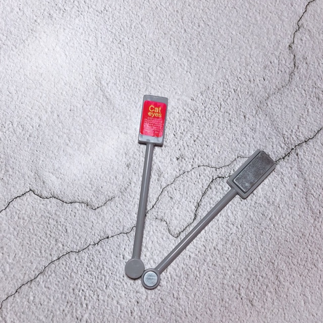 Thanh Nam Châm Hơ Mắt Mèo