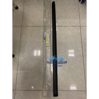 Nẹp ngoài kính cửa trước phải escape 05 - ev5750640b / ev5750640a